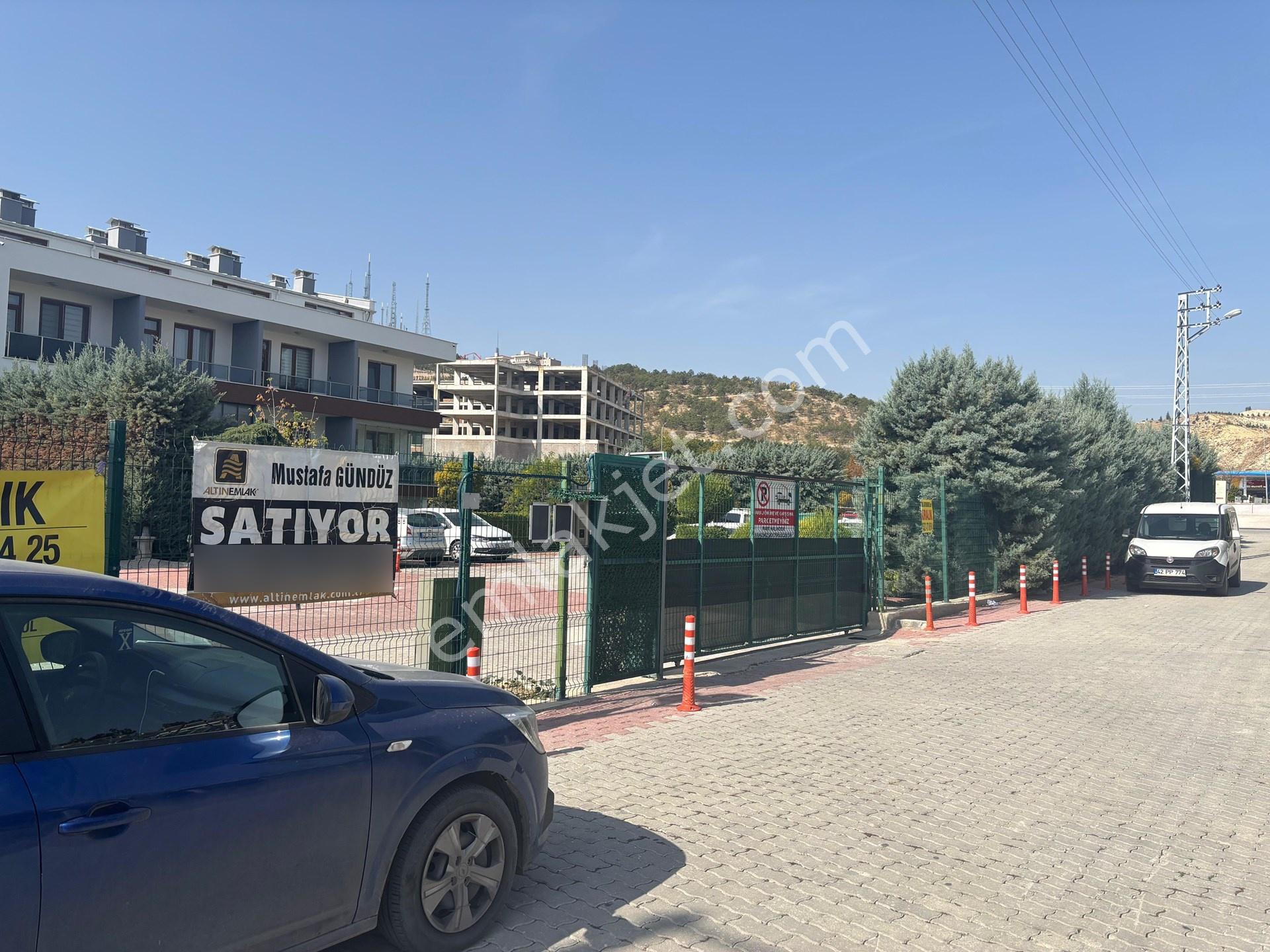 Meram Tıp Yakınında Huzur Kent Sitesinde Arakat1+0 Satılık Daire — fotoğraf 5