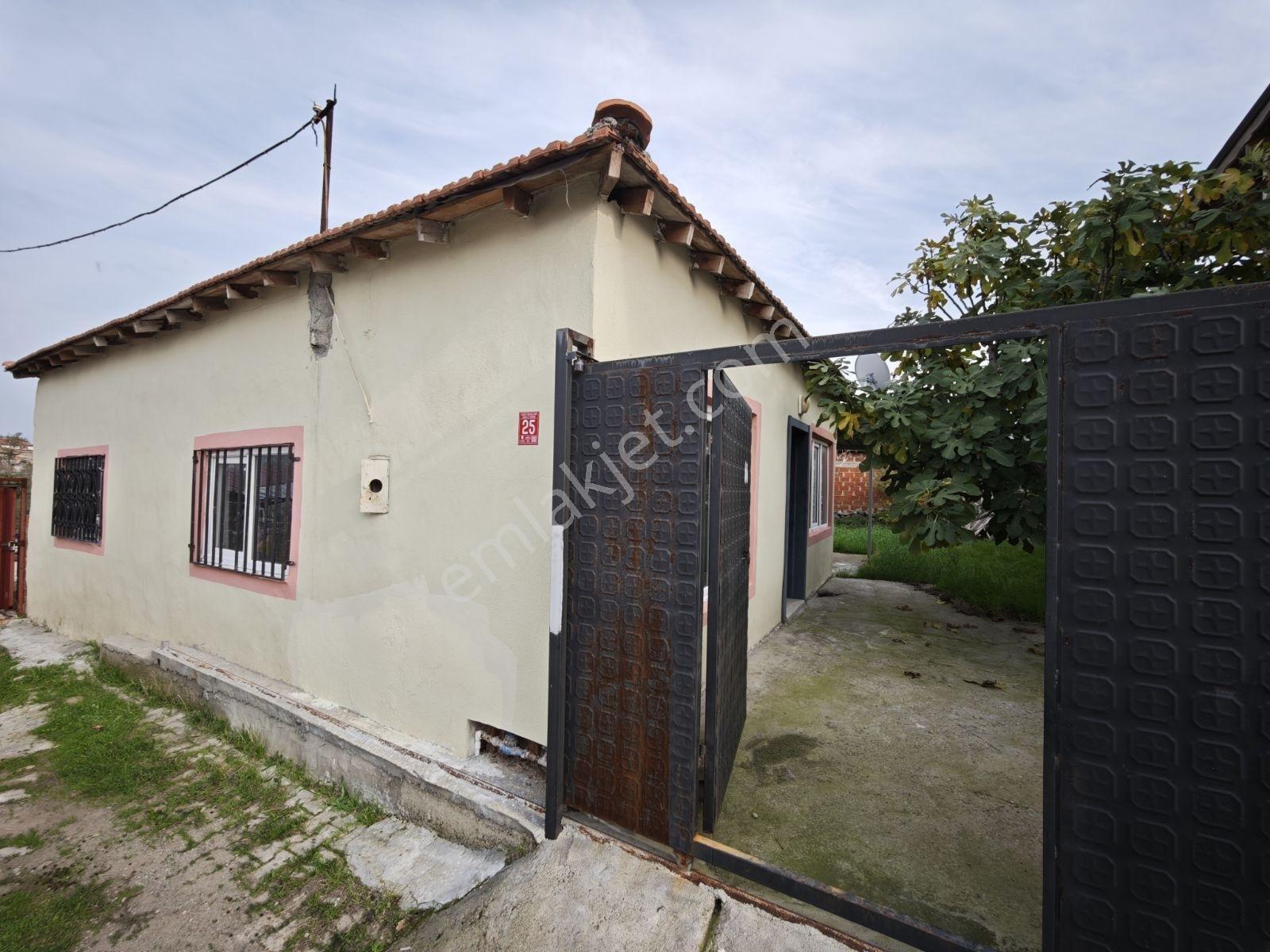 Şimşekten Kızıklıda 2+1 Köy Evi