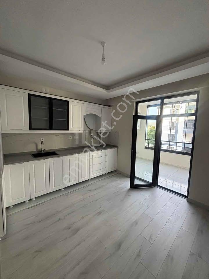 Beylikdüzü Yakuplu Mah Hasırcılar Avm Yakın Metrobüse Komşu 3+1 Dairemiz — fotoğraf 2