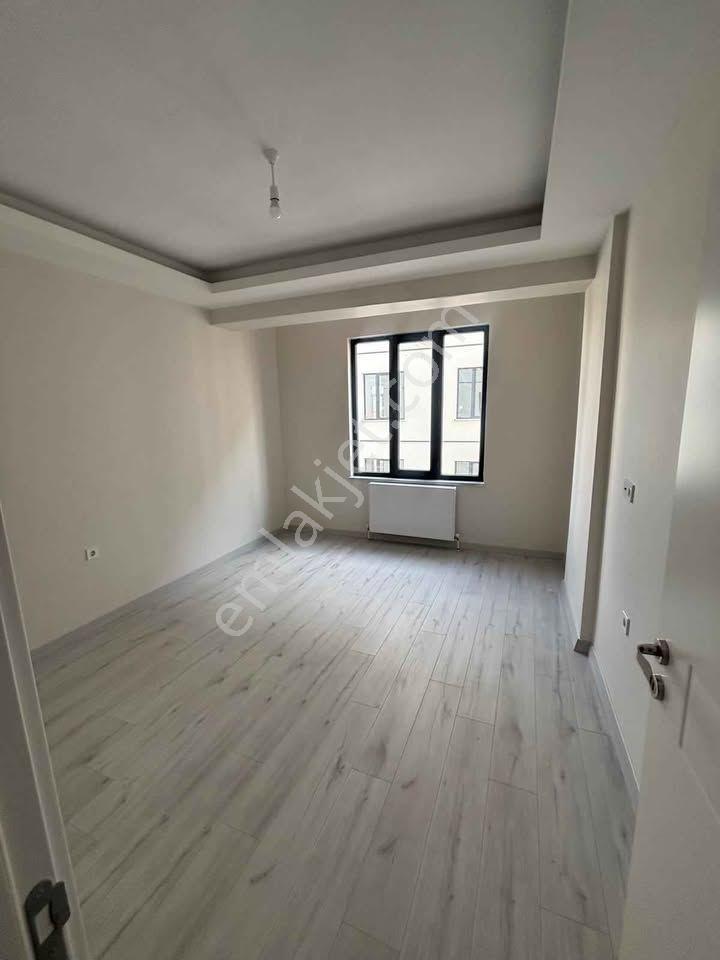 Beylikdüzü Yakuplu Mah Hasırcılar Avm Yakın Metrobüse Komşu 3+1 Dairemiz — fotoğraf 5