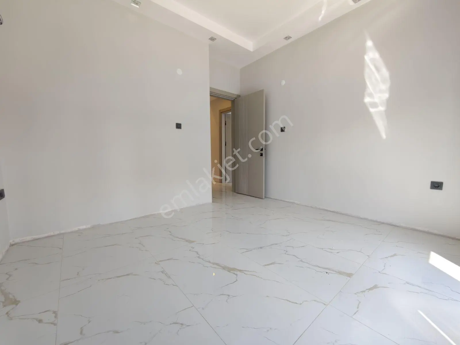 Şimşek'ten Bahçelievler De Kapalı Mutfak 2+1 Daire — fotoğraf 7