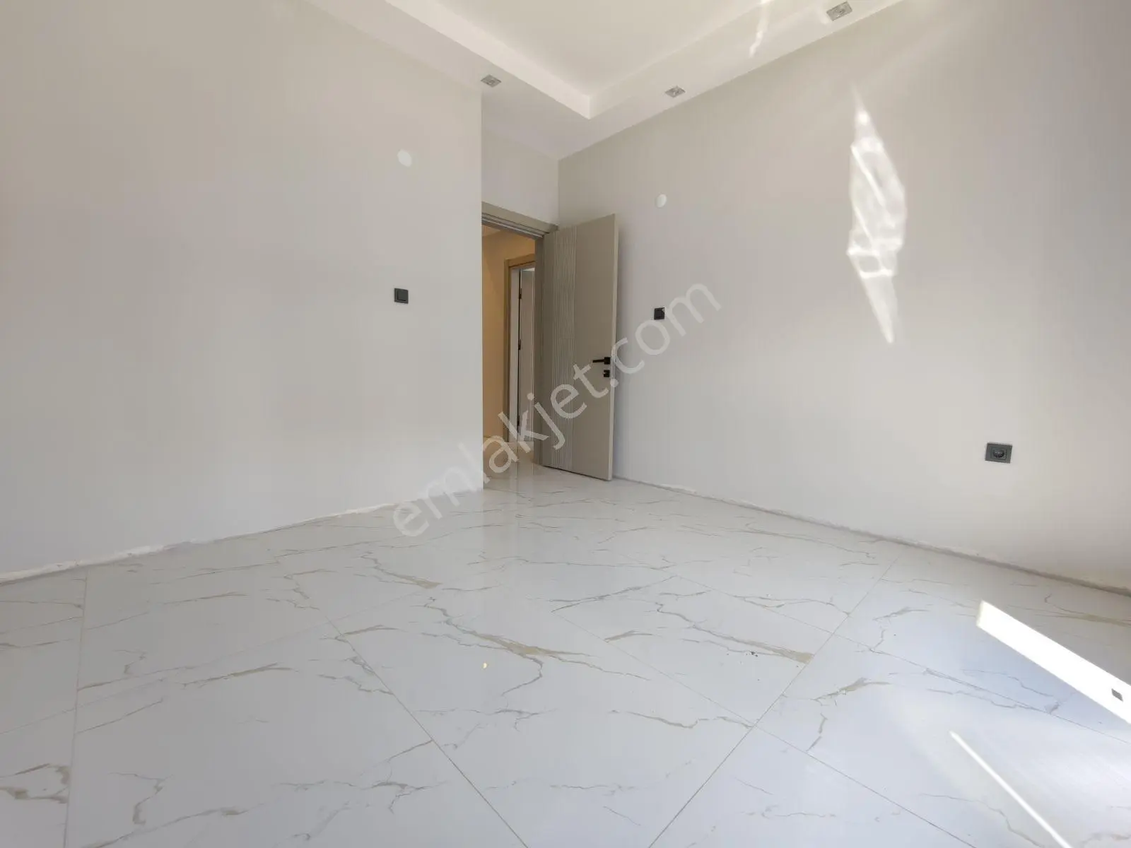 Şimşek'ten Bahçelievler De Kapalı Mutfak 2+1 Daire — fotoğraf 8