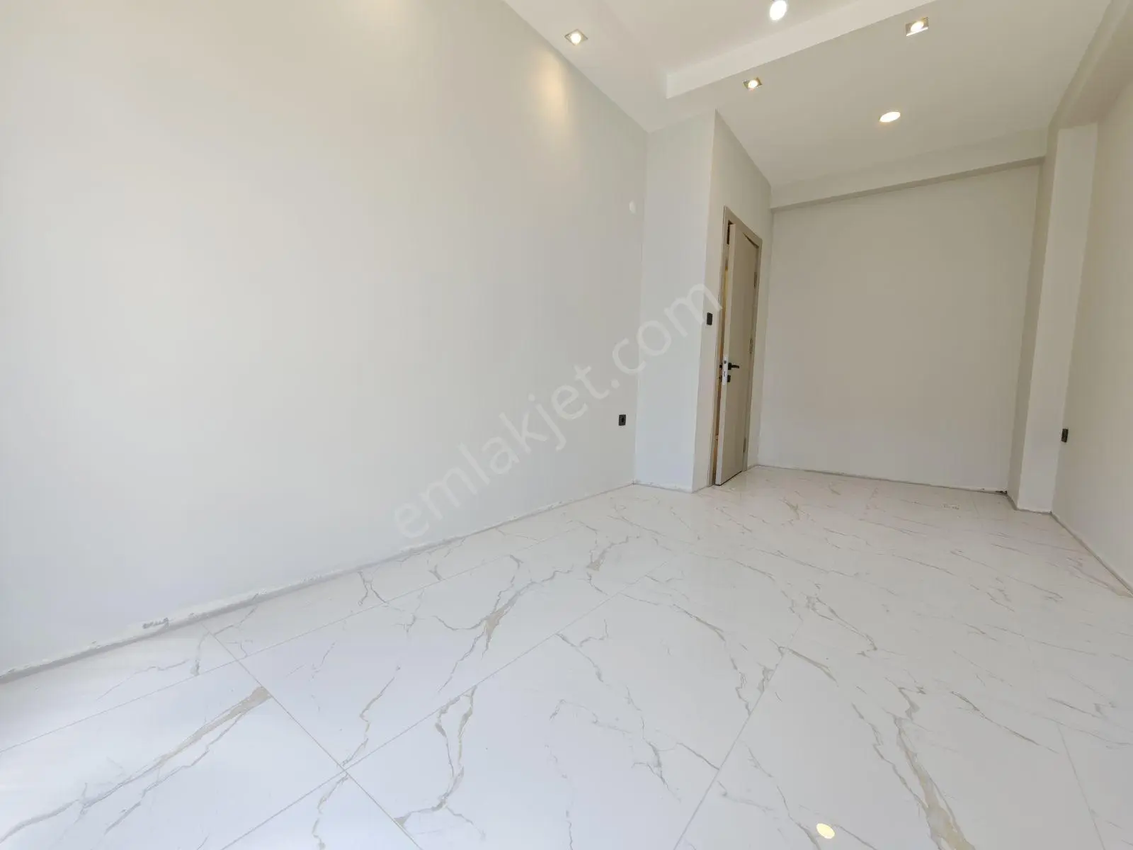 Şimşek'ten Bahçelievler De Kapalı Mutfak 2+1 Daire — fotoğraf 11