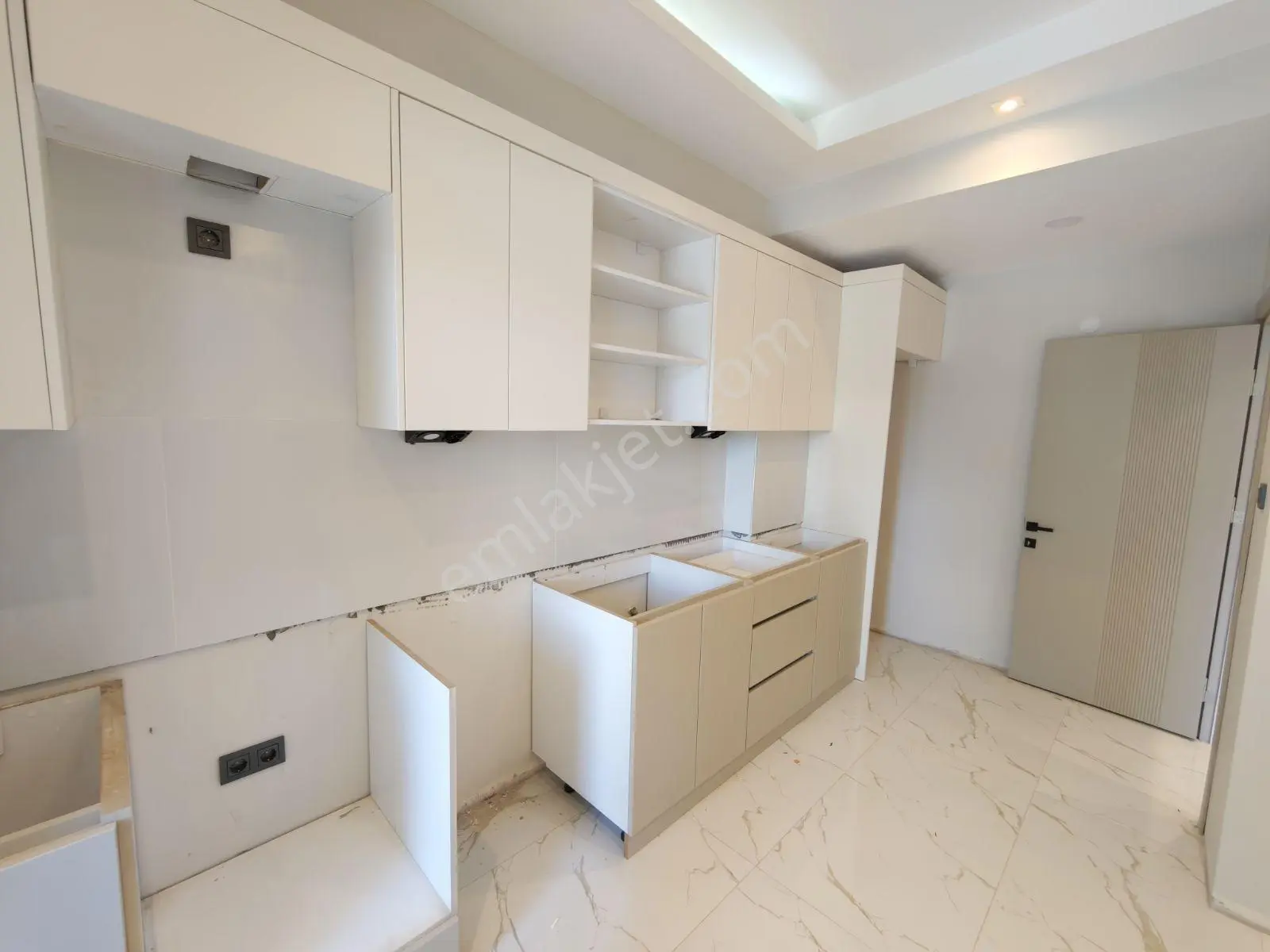 Şimşek'ten Bahçelievler De Kapalı Mutfak 2+1 Daire — fotoğraf 16