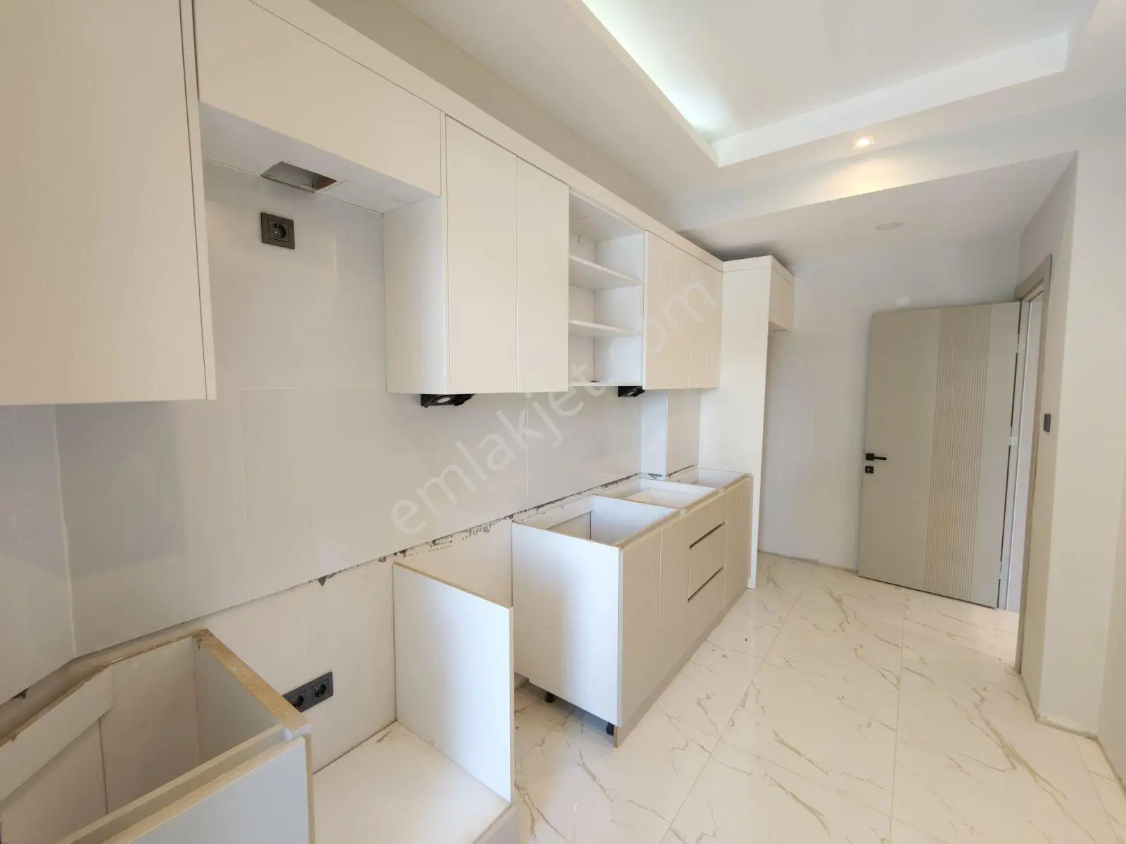 Şimşek'ten Bahçelievler De Kapalı Mutfak 2+1 Daire — fotoğraf 17