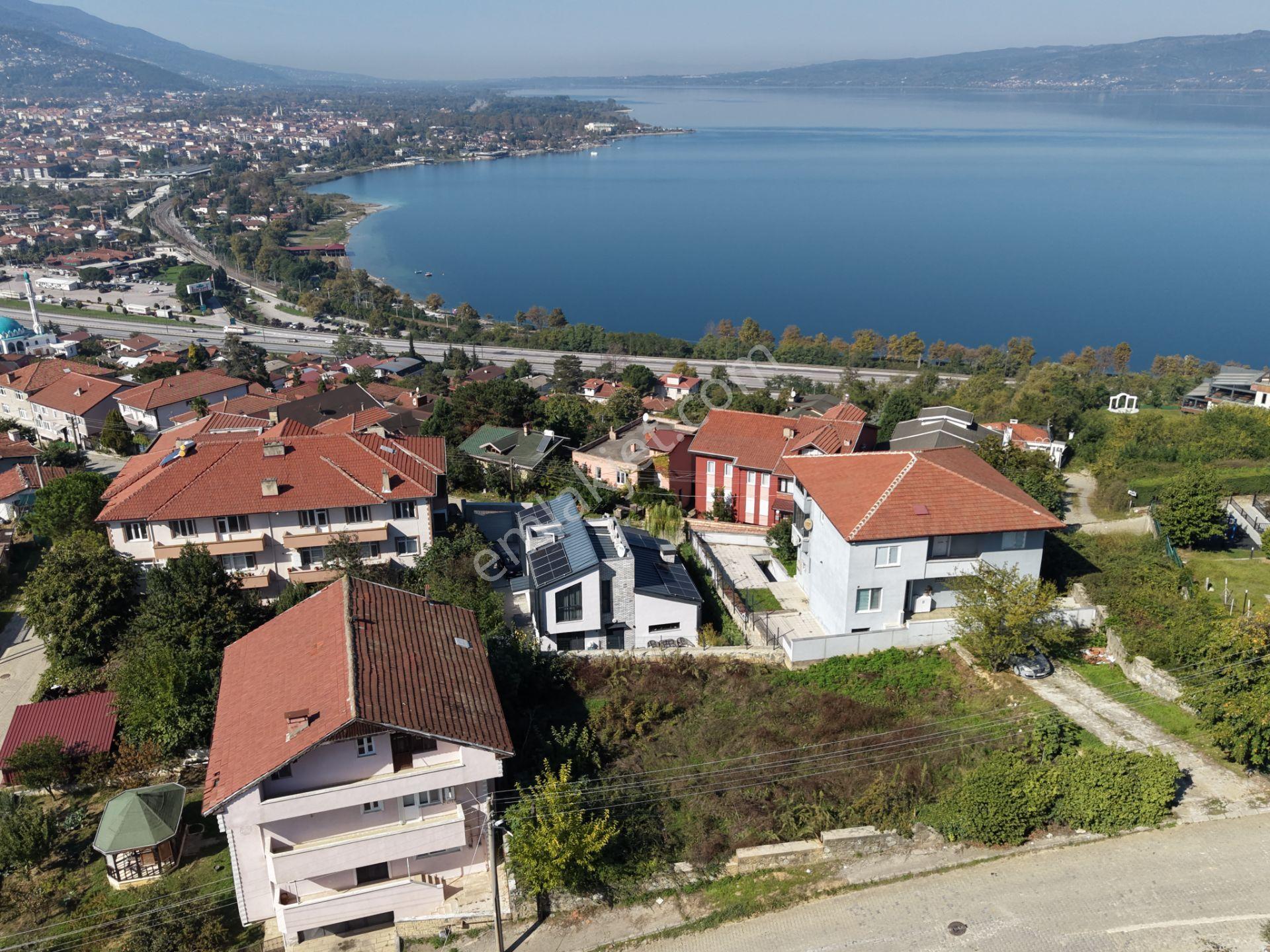 Sapanca’da Göl Manzaralı %60 İmarlı Satılık Arsa — fotoğraf 14