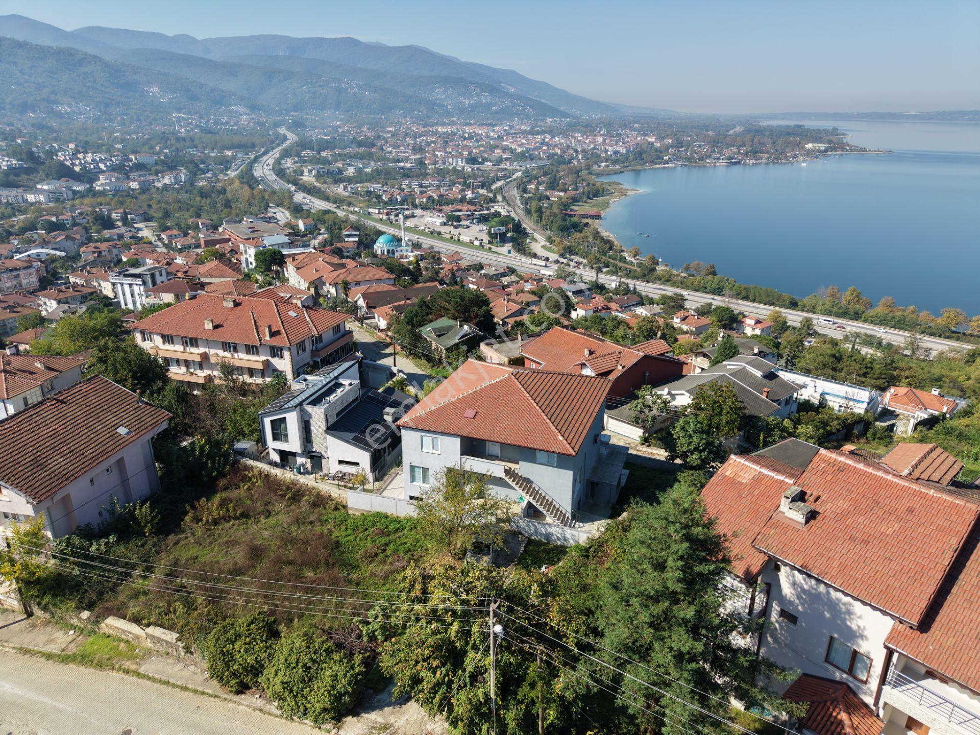 Sapanca’da Göl Manzaralı %60 İmarlı Satılık Arsa — fotoğraf 15