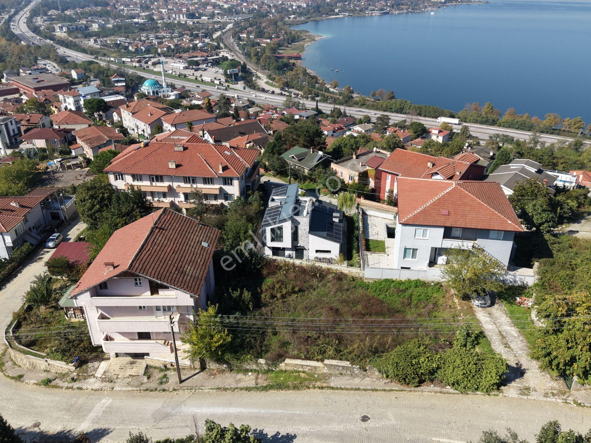 Sapanca’da Göl Manzaralı %60 İmarlı Satılık Arsa — fotoğraf 21