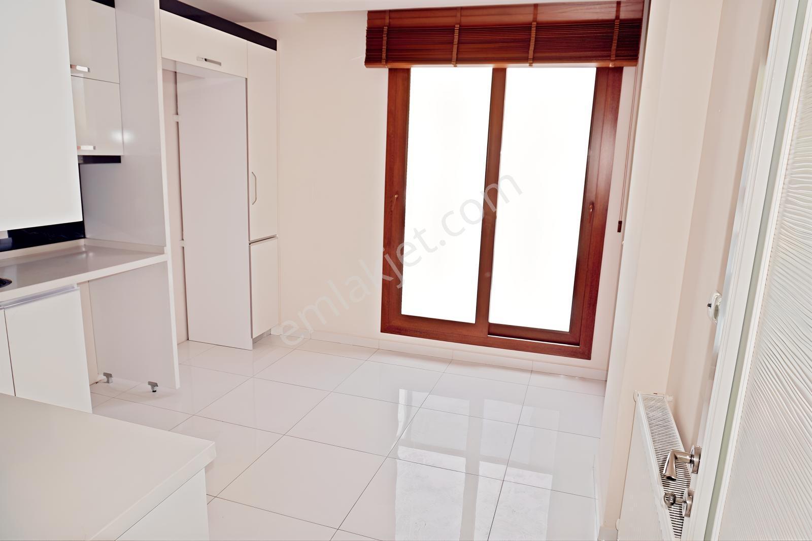 Esentepede Satılık 3+1 Fiyat Düştü Ebebeyin Banyolu+ Dogalgazlı — fotoğraf 2