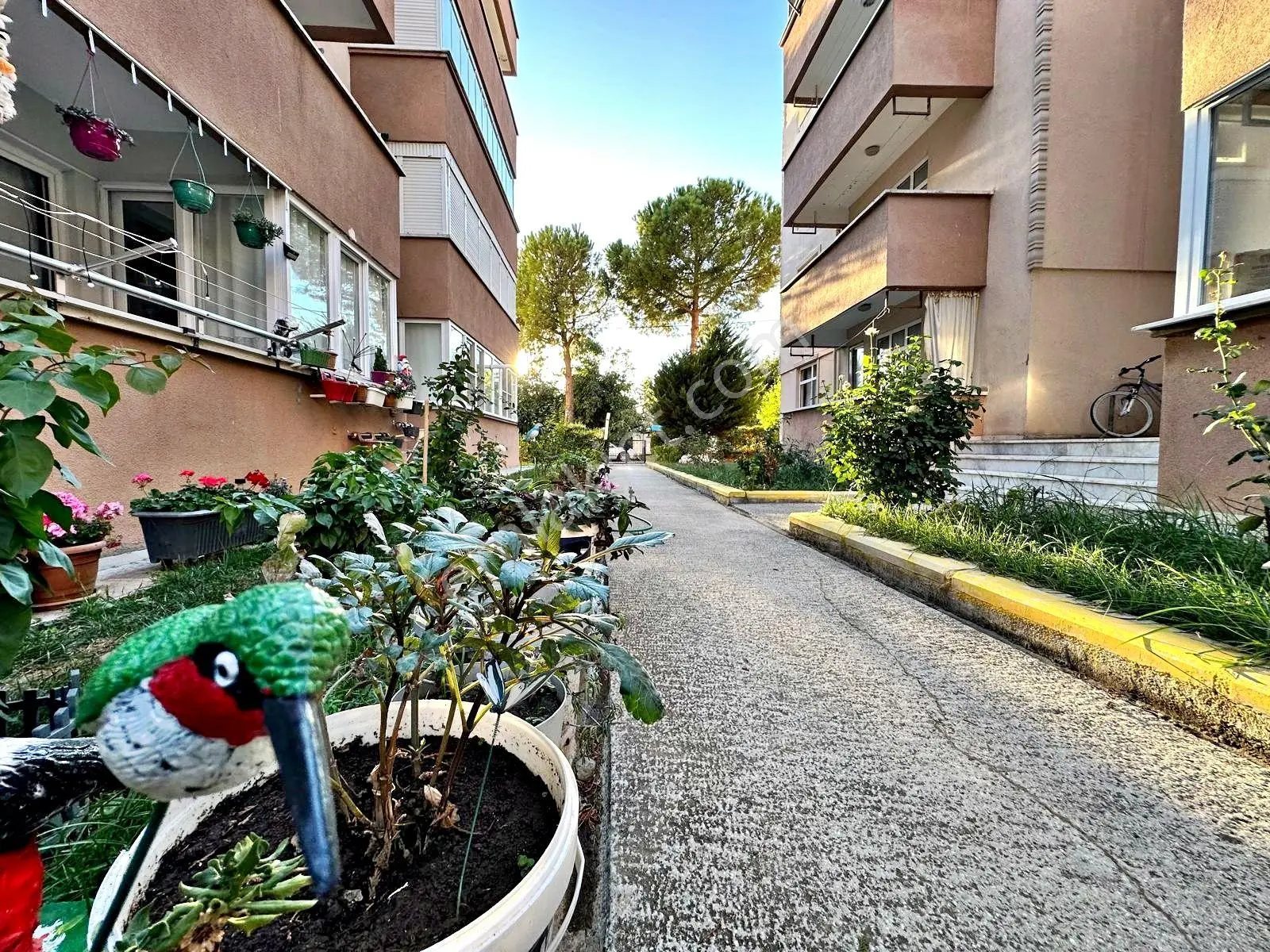 ⫸Best Emlaktan⫷Akçay'Da Ön Cephe Ayrı Mutfak Çift Balkonlu Geniş 2+1 Masrafsız D...