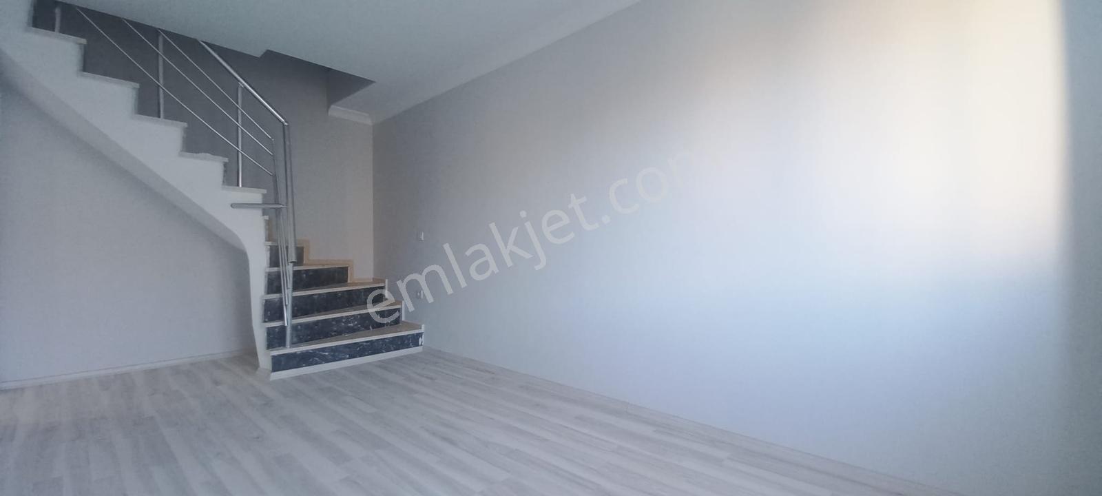 Bağcılar Merkez Mahallesi Yeni Binada 4+1 Sıfır Dubleks Satılık — fotoğraf 24