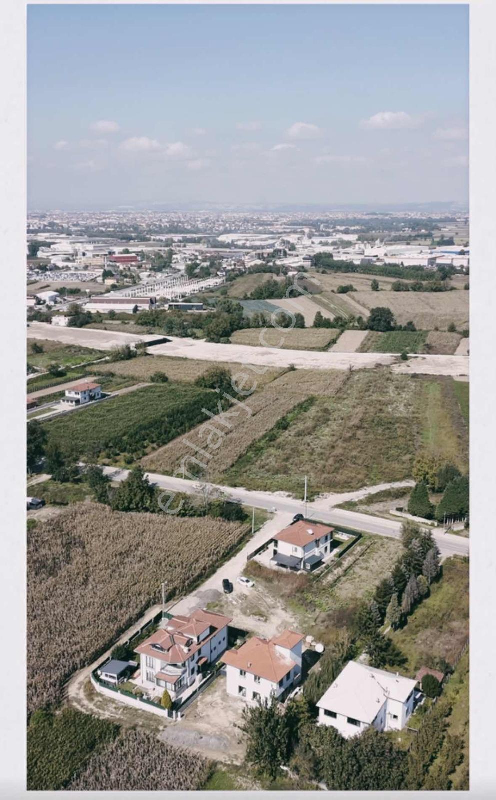 Söğüt Caddesinde Satılık 700 M2 Arsa — fotoğraf 2