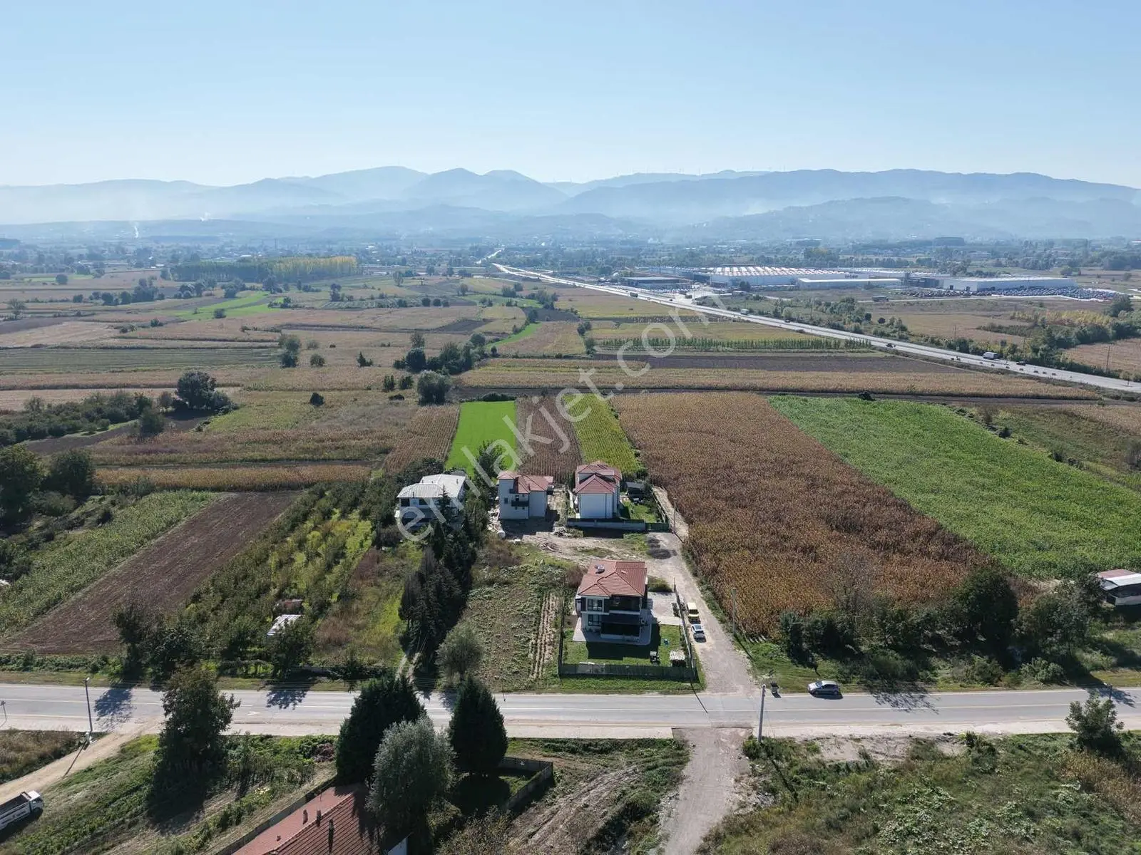Söğüt Caddesinde Satılık 700 M2 Arsa — fotoğraf 7