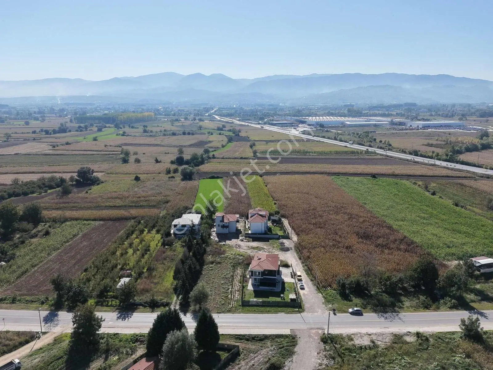 Söğüt Caddesinde Satılık 700 M2 Arsa — fotoğraf 8