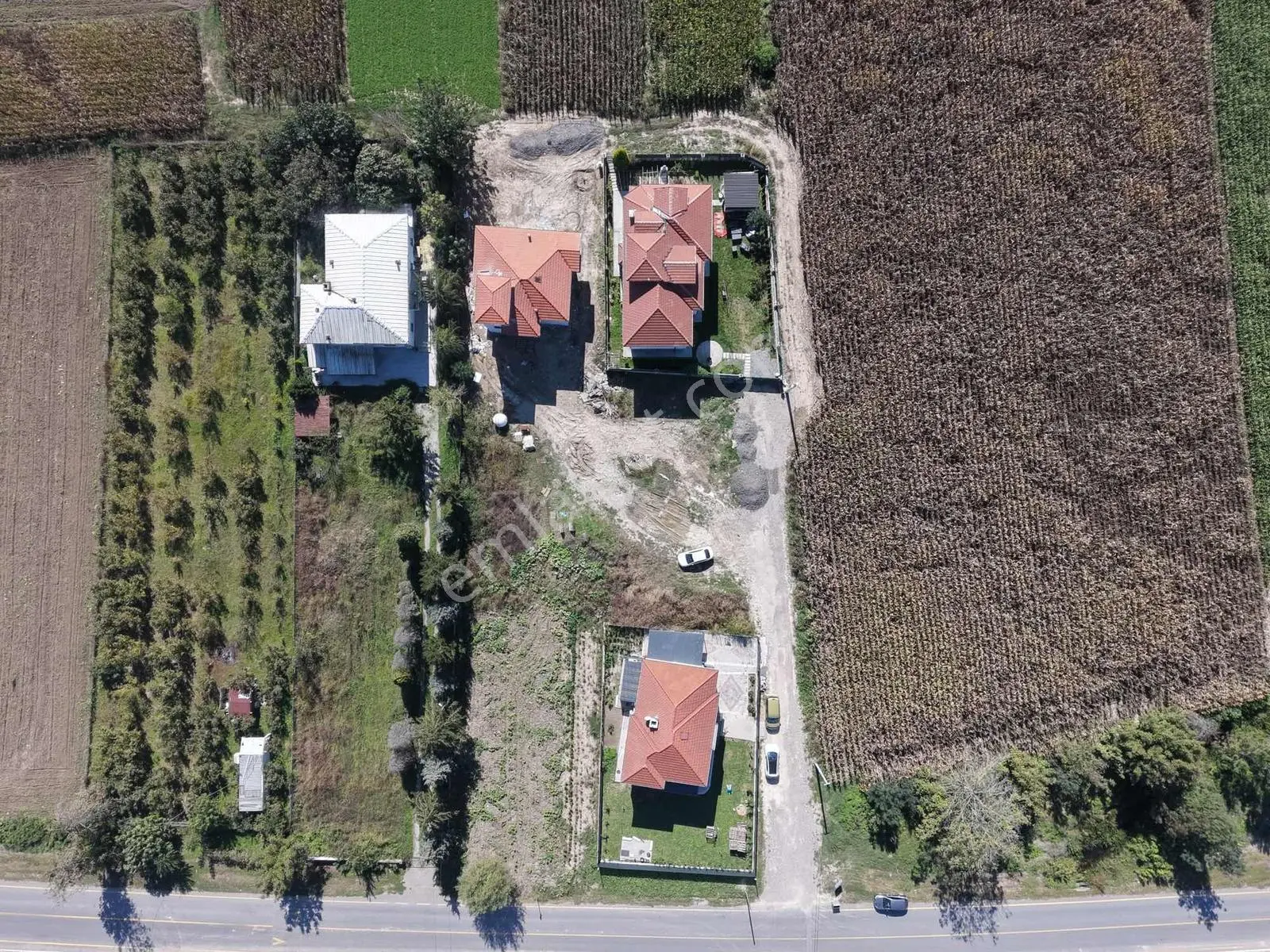 Söğüt Caddesinde Satılık 700 M2 Arsa — fotoğraf 9