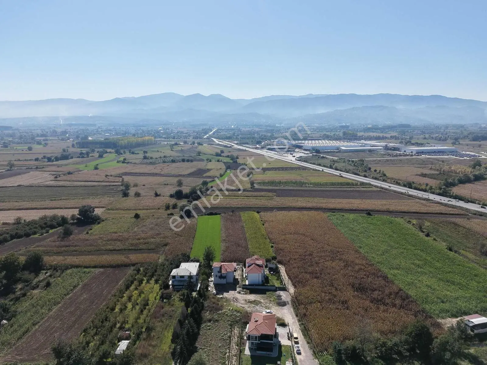 Söğüt Caddesinde Satılık 700 M2 Arsa — fotoğraf 11
