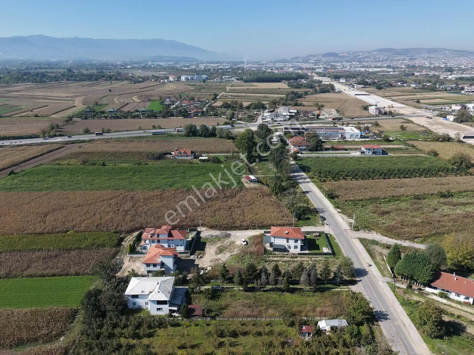 Söğüt Caddesinde Satılık 700 M2 Arsa — fotoğraf 18