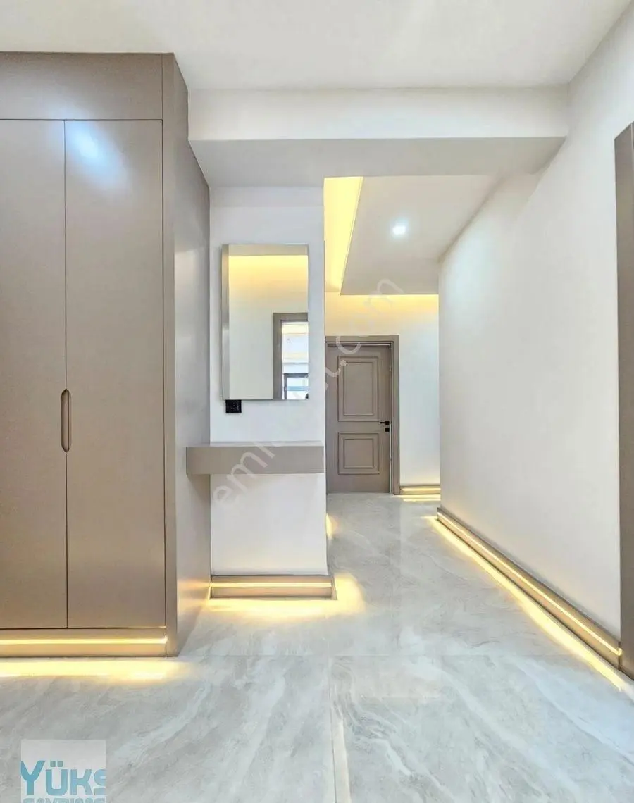 Denizli Karahasanlı Da Eşsiz 3.5+1 190 M2 Havuzlu Sitede Lüks Konsept Pres Fırsa...