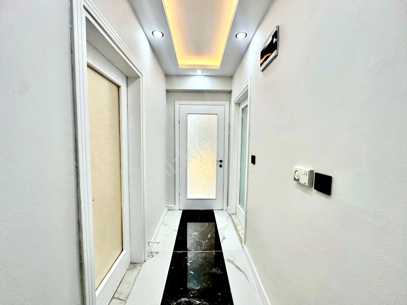⫸best Emlaktan⫷akçay'da Şok Fırsat! Lüks Tasarımıyla İçi Komple Yenilenmiş 1+1 Geniş Daire — fotoğraf 14