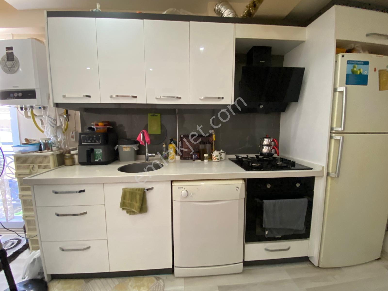 Menemen Seyrekte Satılık 1+1 Üniversiteye Ve Toplu Ulaşıma Yakın — fotoğraf 2