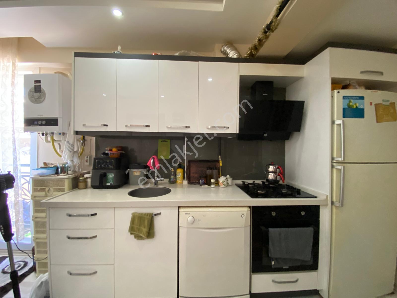Menemen Seyrekte Satılık 1+1 Üniversiteye Ve Toplu Ulaşıma Yakın — fotoğraf 3