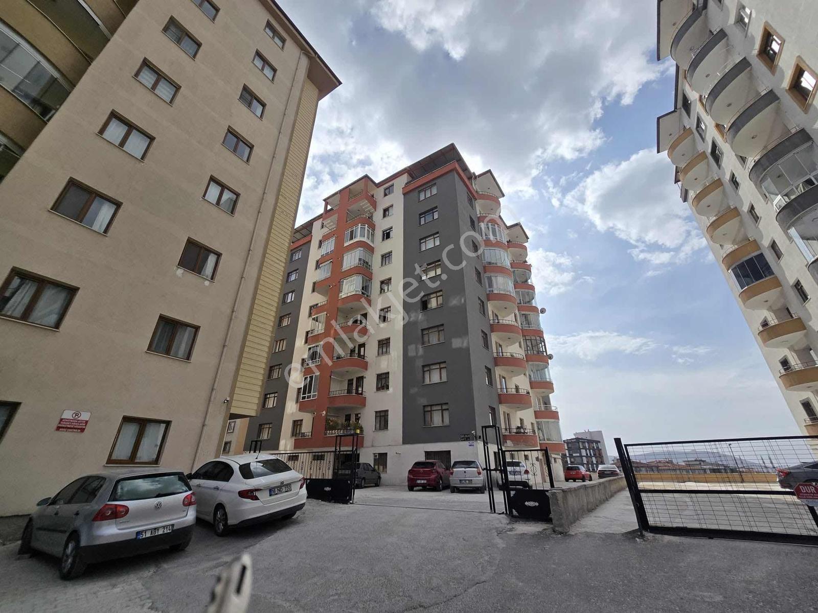 Saray Emlak'tan Satılık Niğde Aşağıkayabaşı Mah. 3+1 Geniş Daire — fotoğraf 5