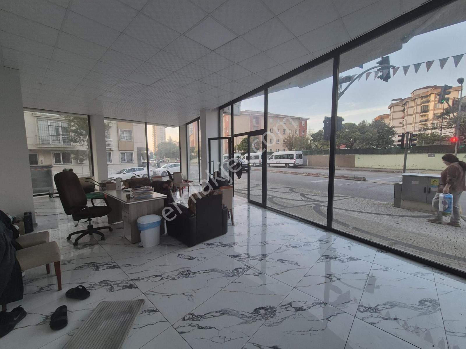 Kartal Petroliş Mah. Tecerdağı Cd. Cephe Satılık Komple Bina — fotoğraf 3