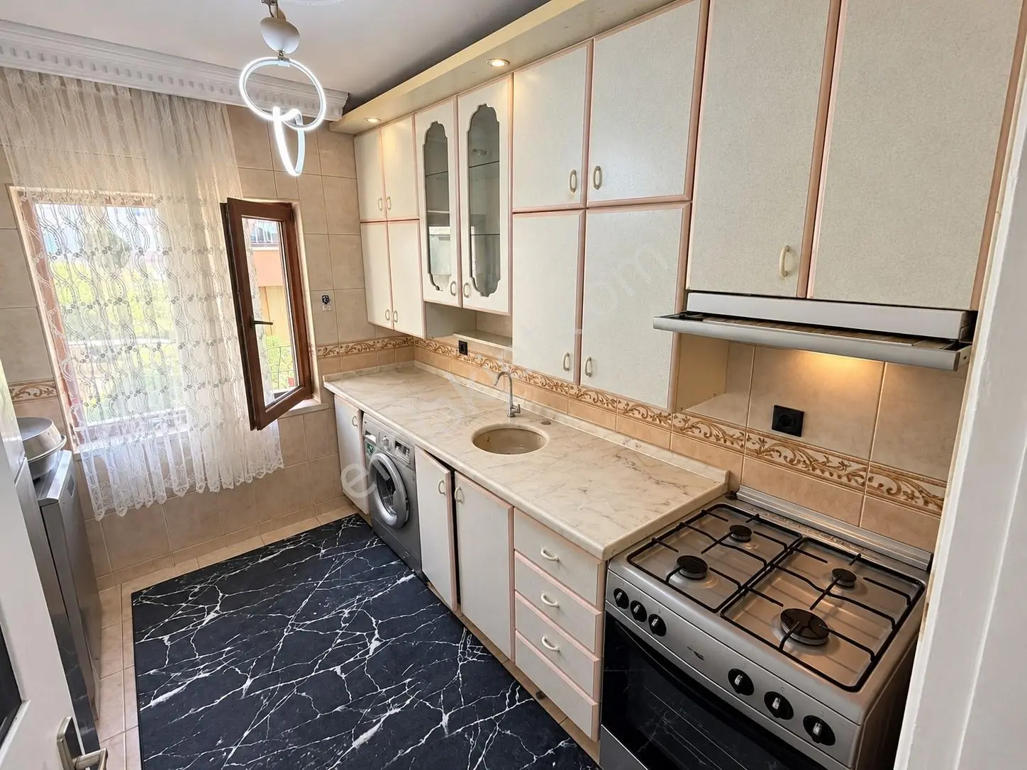 Metro Cadde Yakını Kat Konumunda 18.000 Tl Kiracılı Fırsat Daire — fotoğraf 4