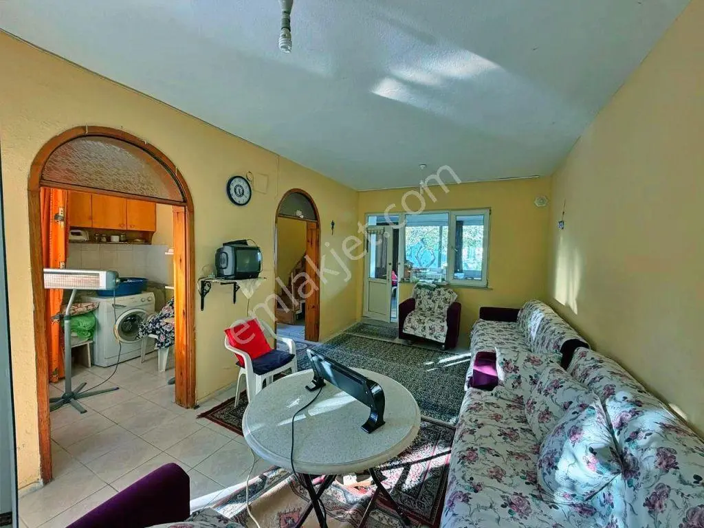 Uytundan Burhaniyede Site İçinde Havuzlu Bahçeli 3+1 Villa — fotoğraf 6