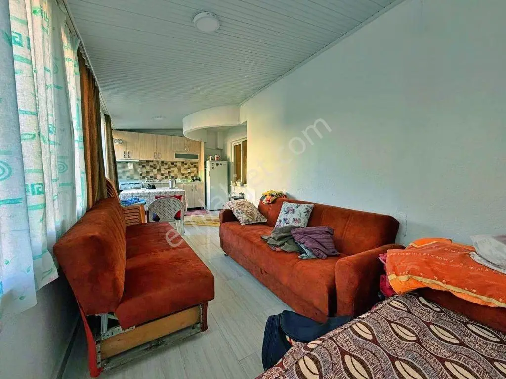 Uytundan Burhaniyede Site İçinde Havuzlu Bahçeli 3+1 Villa — fotoğraf 9