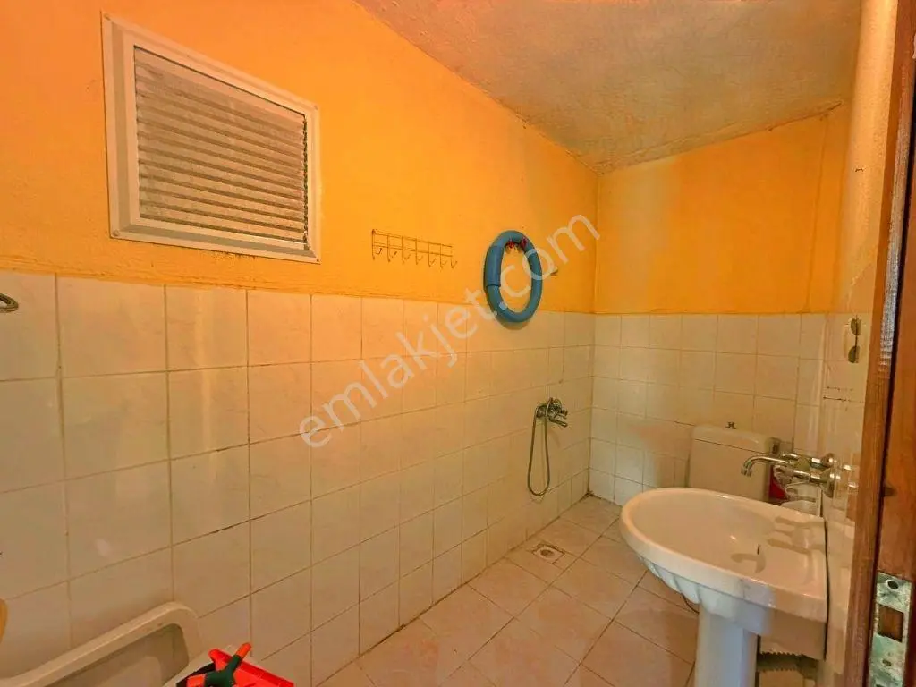 Uytundan Burhaniyede Site İçinde Havuzlu Bahçeli 3+1 Villa — fotoğraf 11