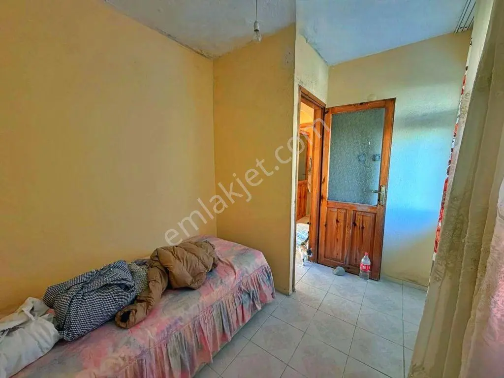 Uytundan Burhaniyede Site İçinde Havuzlu Bahçeli 3+1 Villa — fotoğraf 14