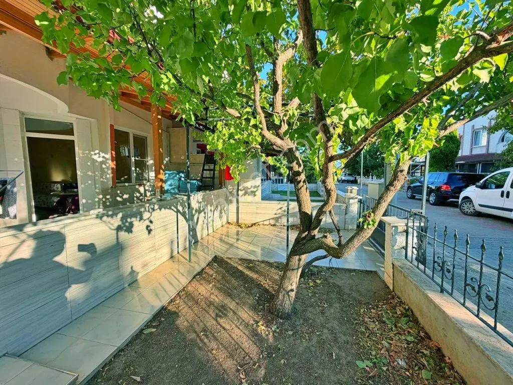 Uytundan Burhaniyede Site İçinde Havuzlu Bahçeli 3+1 Villa — fotoğraf 15