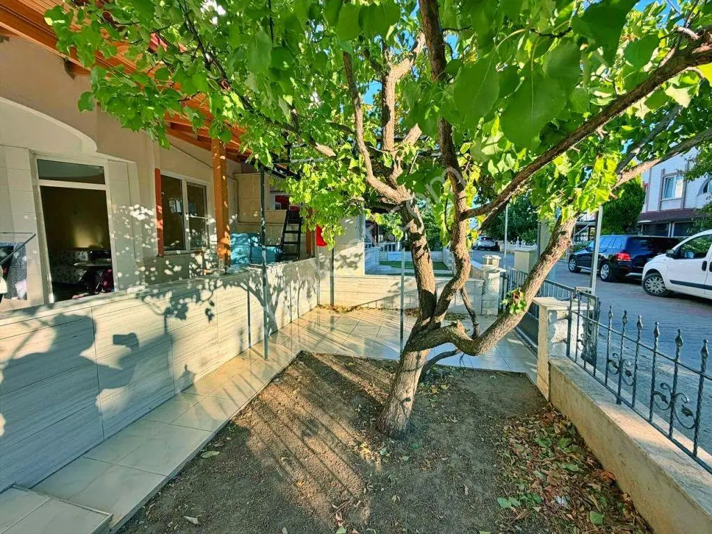 Uytundan Burhaniyede Site İçinde Havuzlu Bahçeli 3+1 Villa — fotoğraf 19