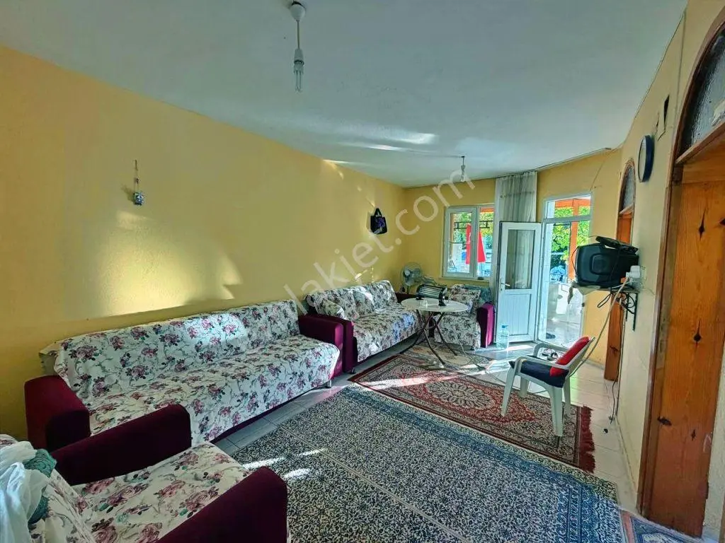 Uytundan Burhaniyede Site İçinde Havuzlu Bahçeli 3+1 Villa — fotoğraf 31
