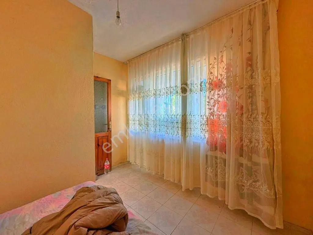 Uytundan Burhaniyede Site İçinde Havuzlu Bahçeli 3+1 Villa — fotoğraf 35