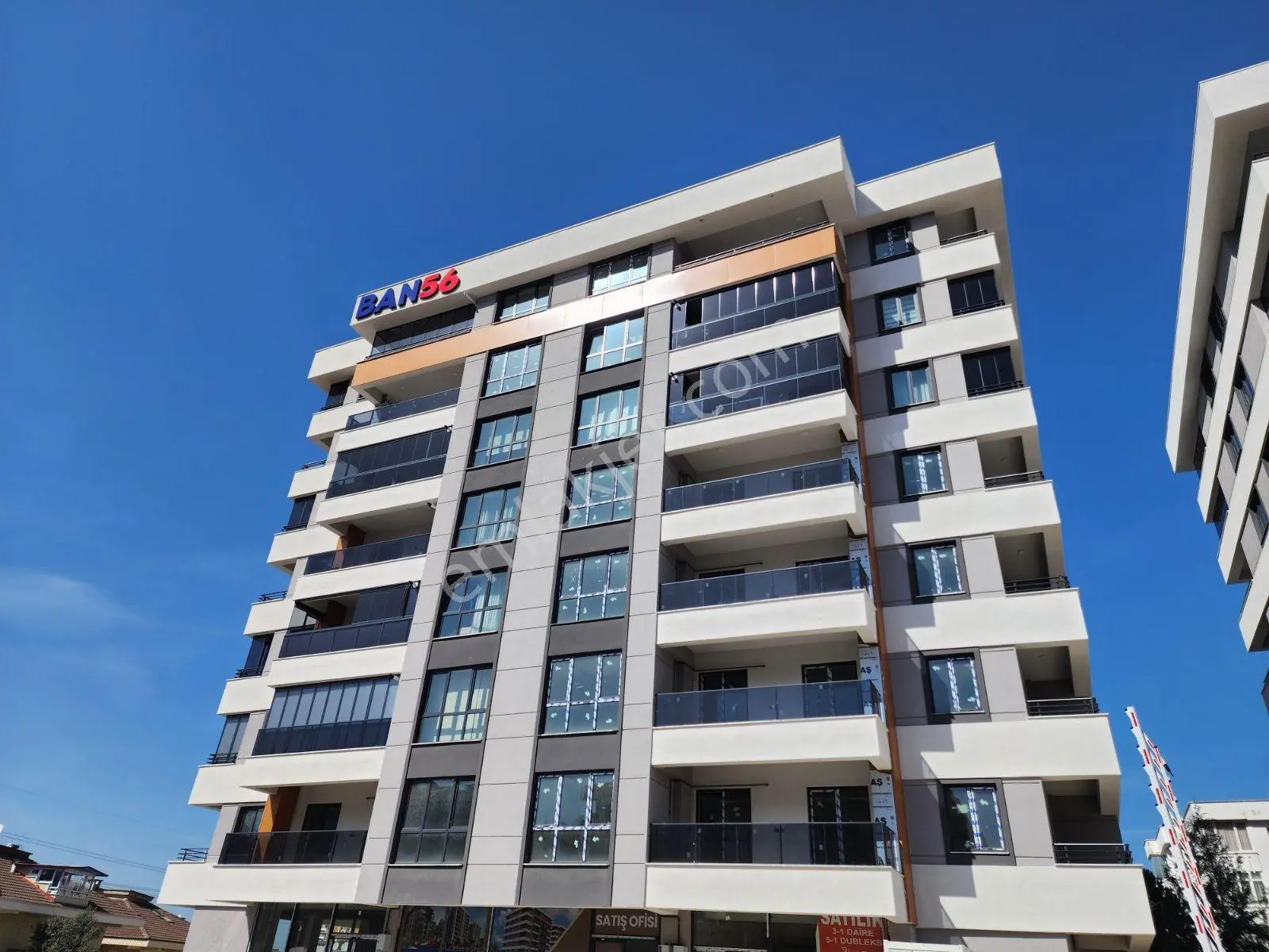 Ban 56'Da Arakat 205M2, Otoparklı, Giyinme Ve Çamaşır Odalı 3+1