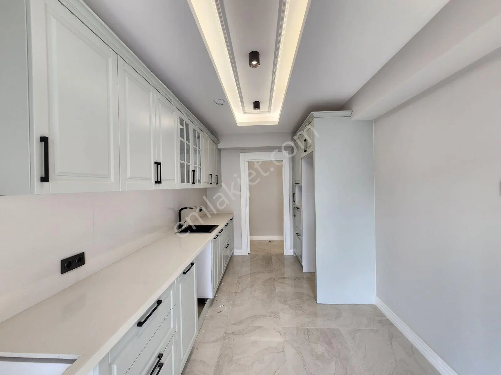Ban 56'da Arakat 205m2, Otoparklı, Giyinme Ve Çamaşır Odalı 3+1 — fotoğraf 12