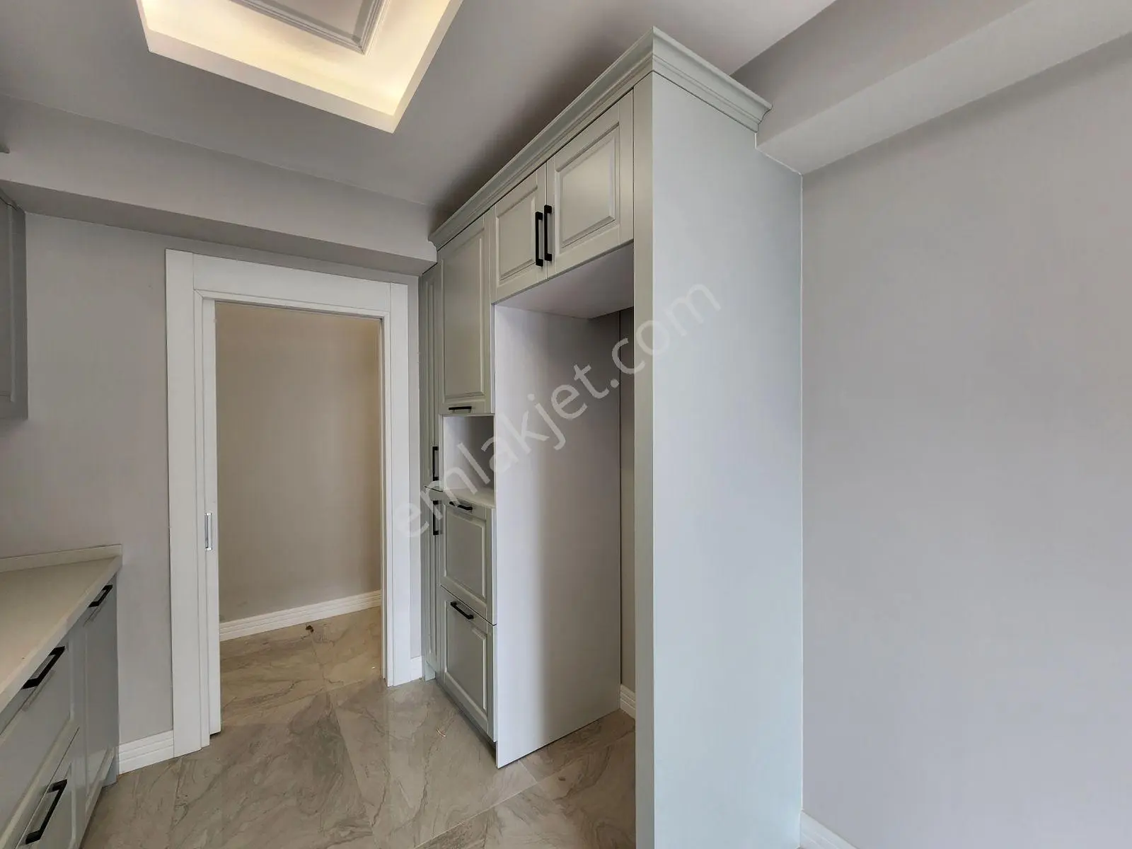 Ban 56'da Arakat 205m2, Otoparklı, Giyinme Ve Çamaşır Odalı 3+1 — fotoğraf 16