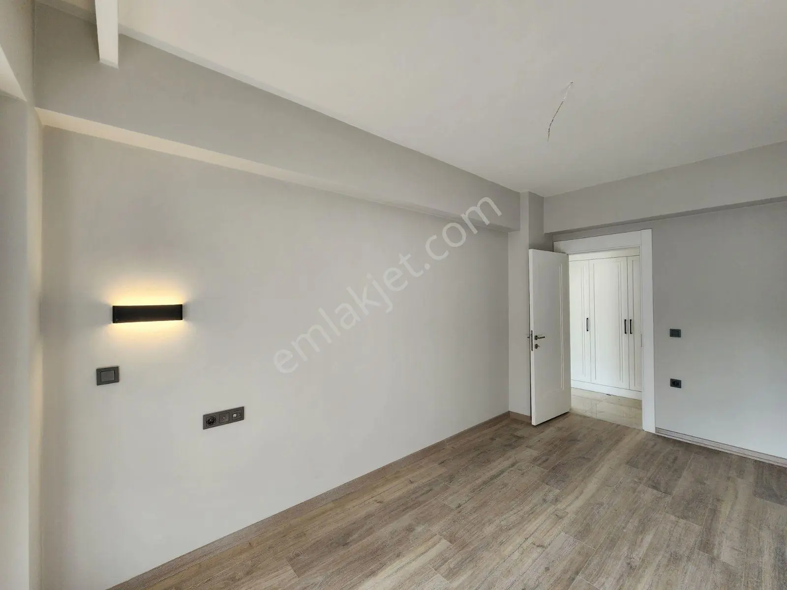 Ban 56'da Arakat 205m2, Otoparklı, Giyinme Ve Çamaşır Odalı 3+1 — fotoğraf 22