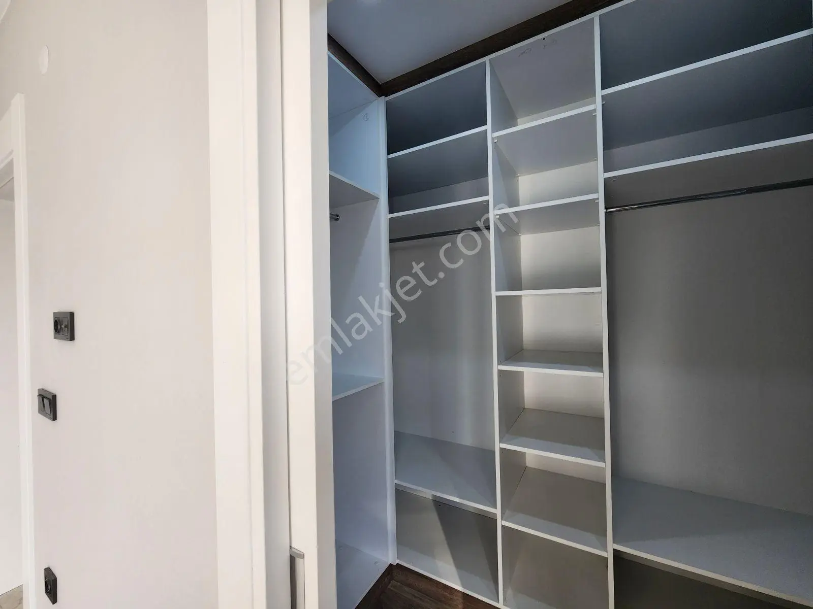 Ban 56'da Arakat 205m2, Otoparklı, Giyinme Ve Çamaşır Odalı 3+1 — fotoğraf 35