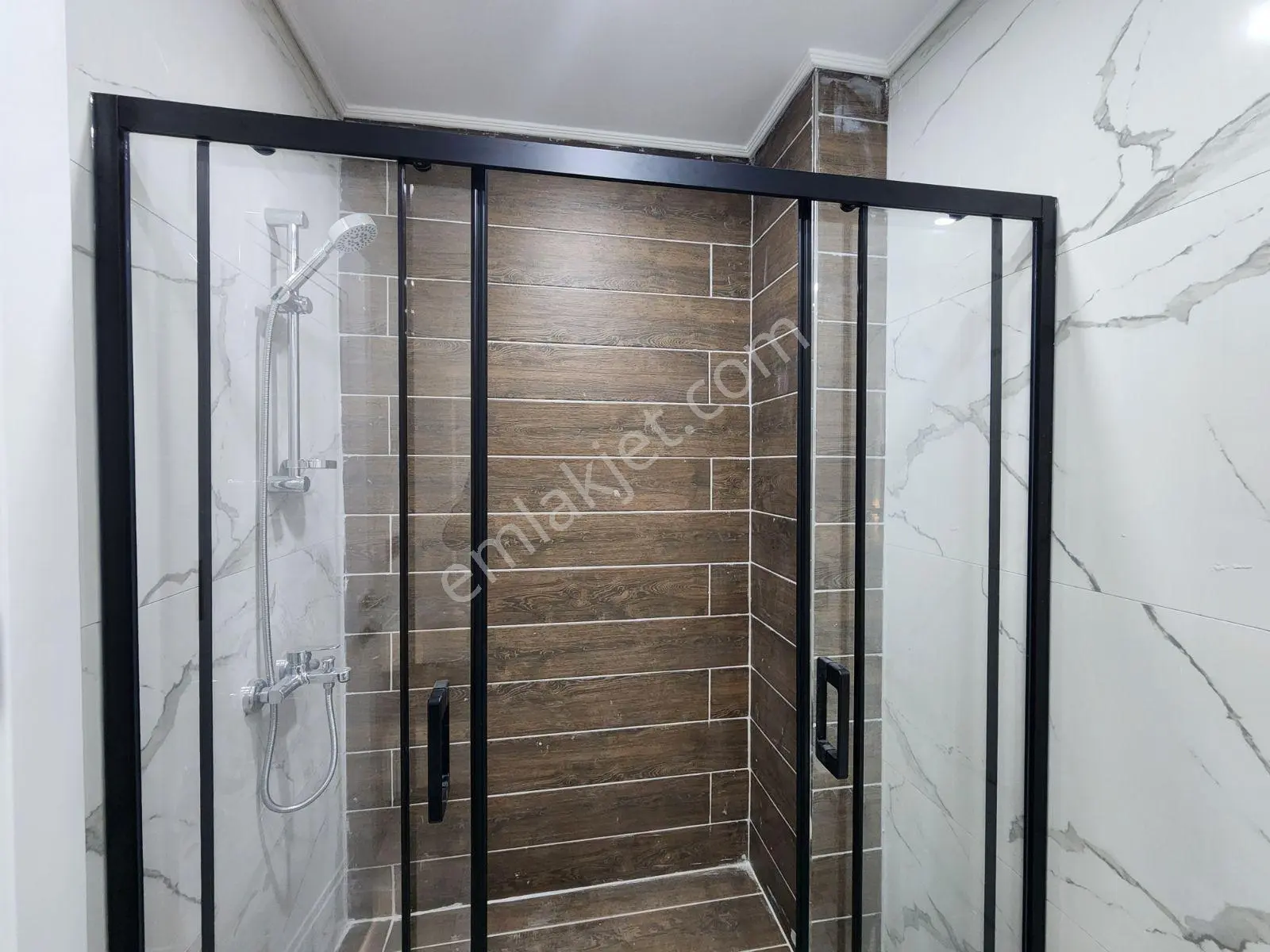 Ban 56'da Arakat 205m2, Otoparklı, Giyinme Ve Çamaşır Odalı 3+1 — fotoğraf 38