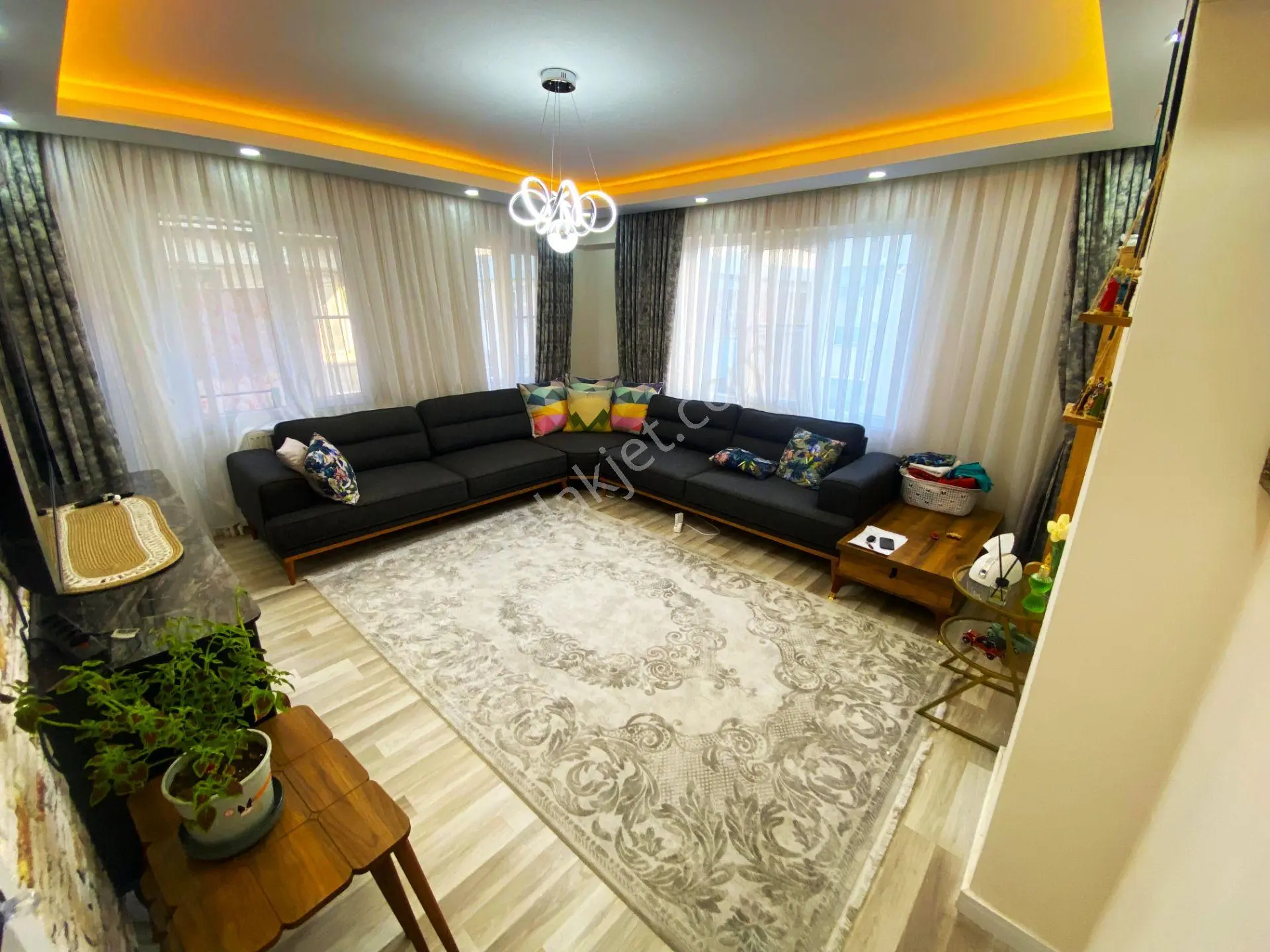 Yetkisi Aktif'ten Akçayda Satılık Masrafsız Ayrı Mutfaklı Kombili 3+1 Daire — fotoğraf 4