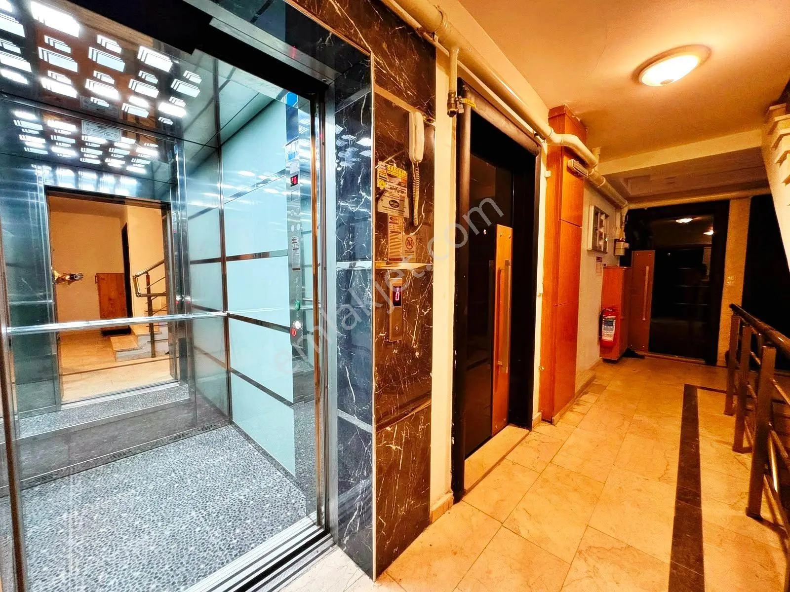 Aktif'ten Akçay'da Satılık Yüzme Havuzlu Arakat Kapalı Otoparklı 2+1 Daire — fotoğraf 9