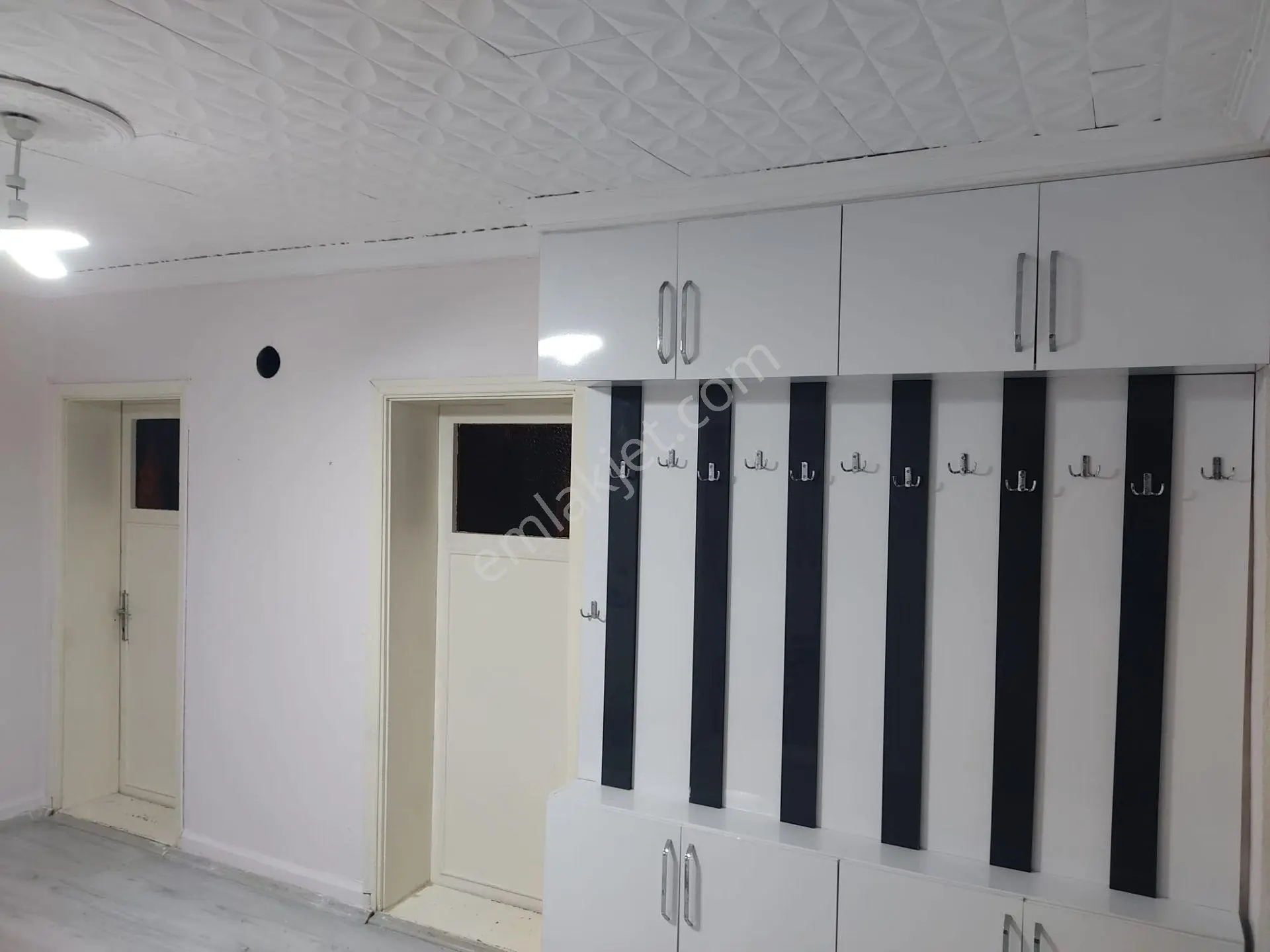 Satılık 4+1 Müstakil Daire Ve Arsası