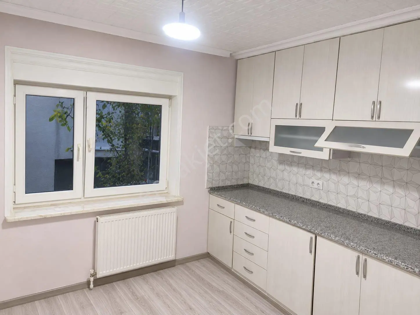 Satılık 4+1 Müstakil Daire Ve Arsası — fotoğraf 5