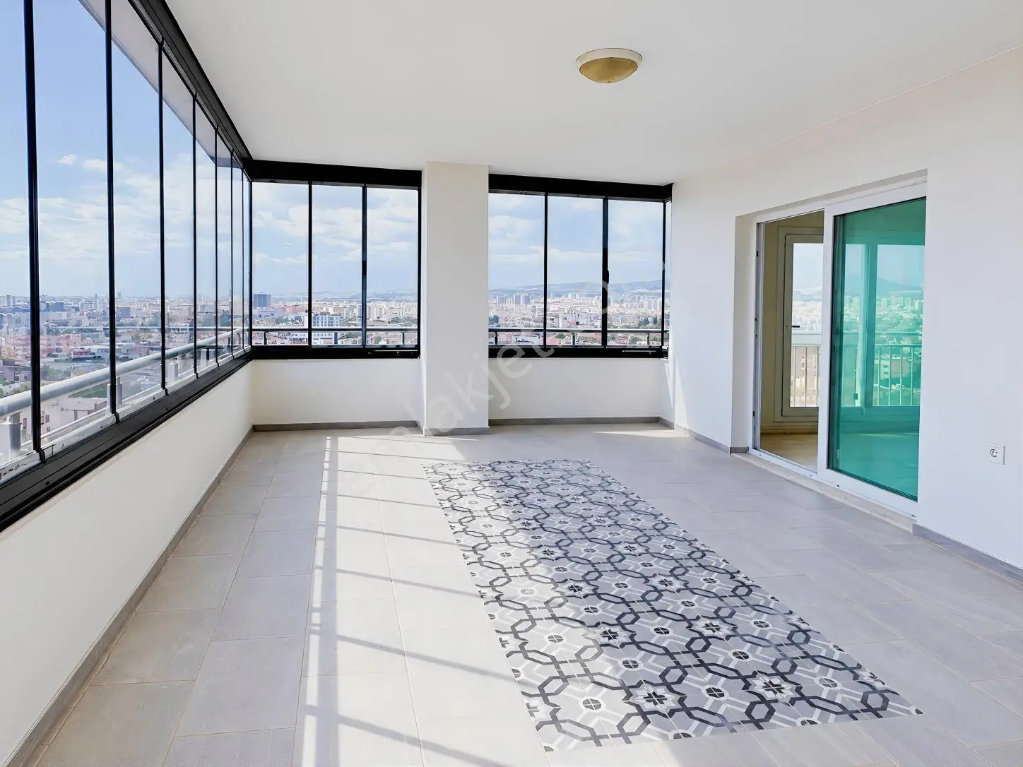 Versus Gayrimenkul'den Avm Yanı Satılık Lüx 5+1 Daire (215m²) — fotoğraf 2
