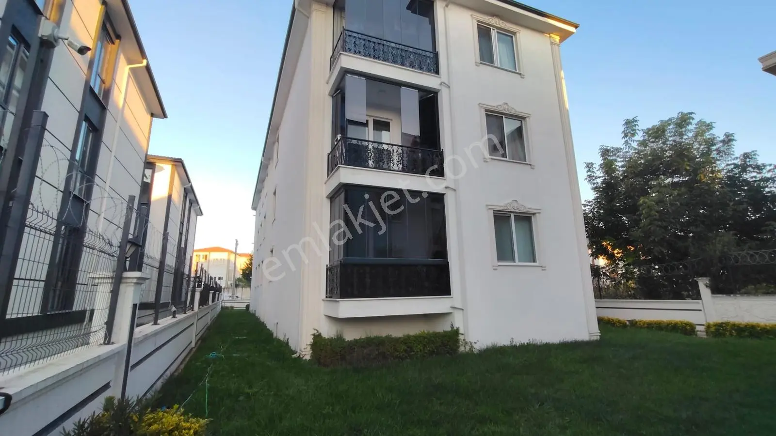 Remax Desıgn Tuzla Mahallesinde Satılık 3+1 Daire