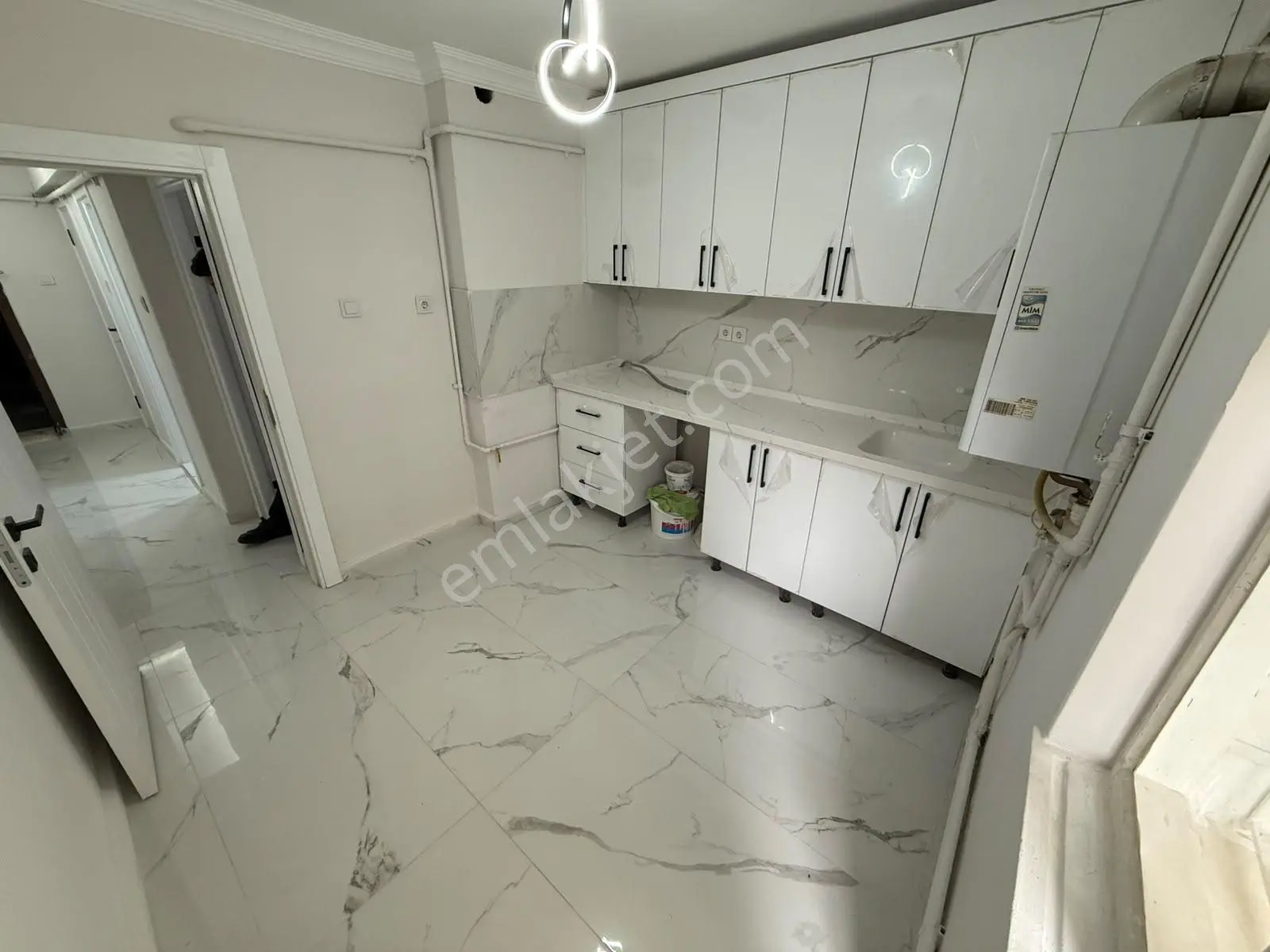 Altınpark Karşısı Full Yapılı Kat Konumunda Kilerli Fırsat Daire — fotoğraf 2
