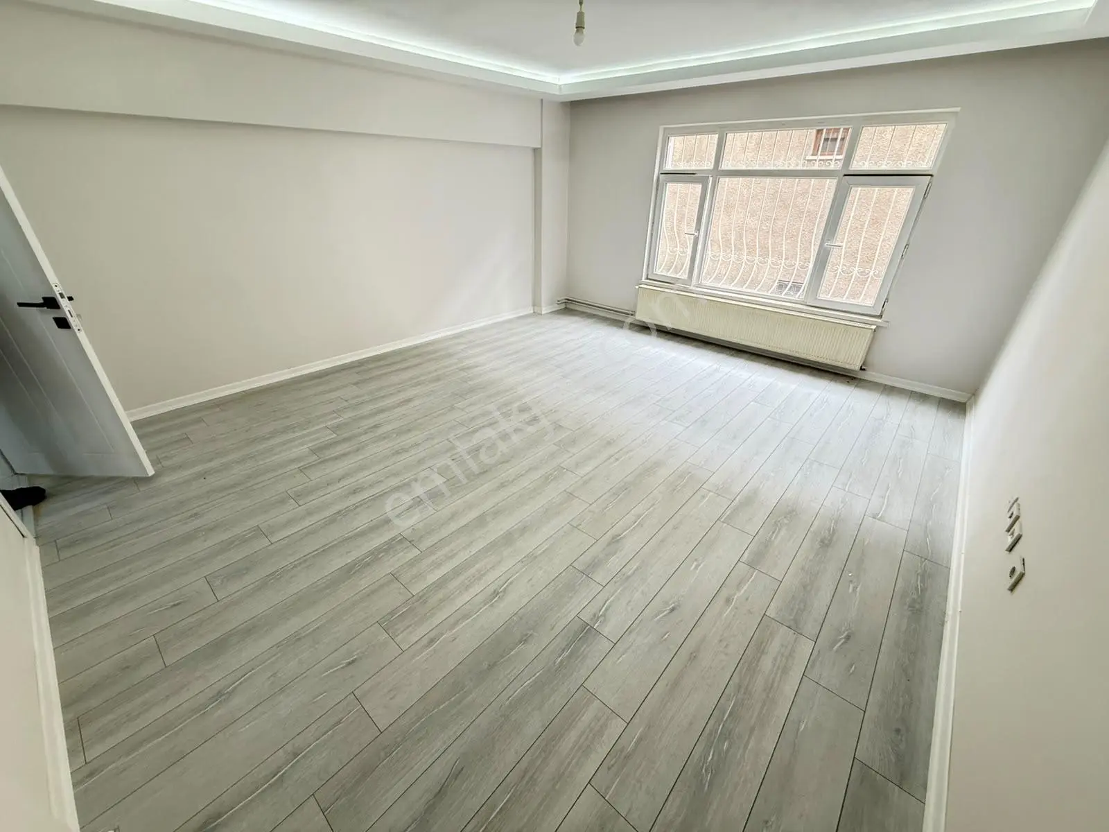 Altınpark Karşısı Full Yapılı Kat Konumunda Kilerli Fırsat Daire — fotoğraf 5